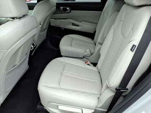 Used 2025 Kia Sorento SX Prestige AWD/4WD image 12