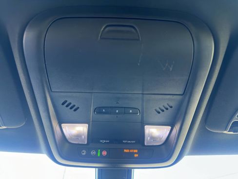 Used 2017 Cadillac XT5 Base 4dr SUV image 23