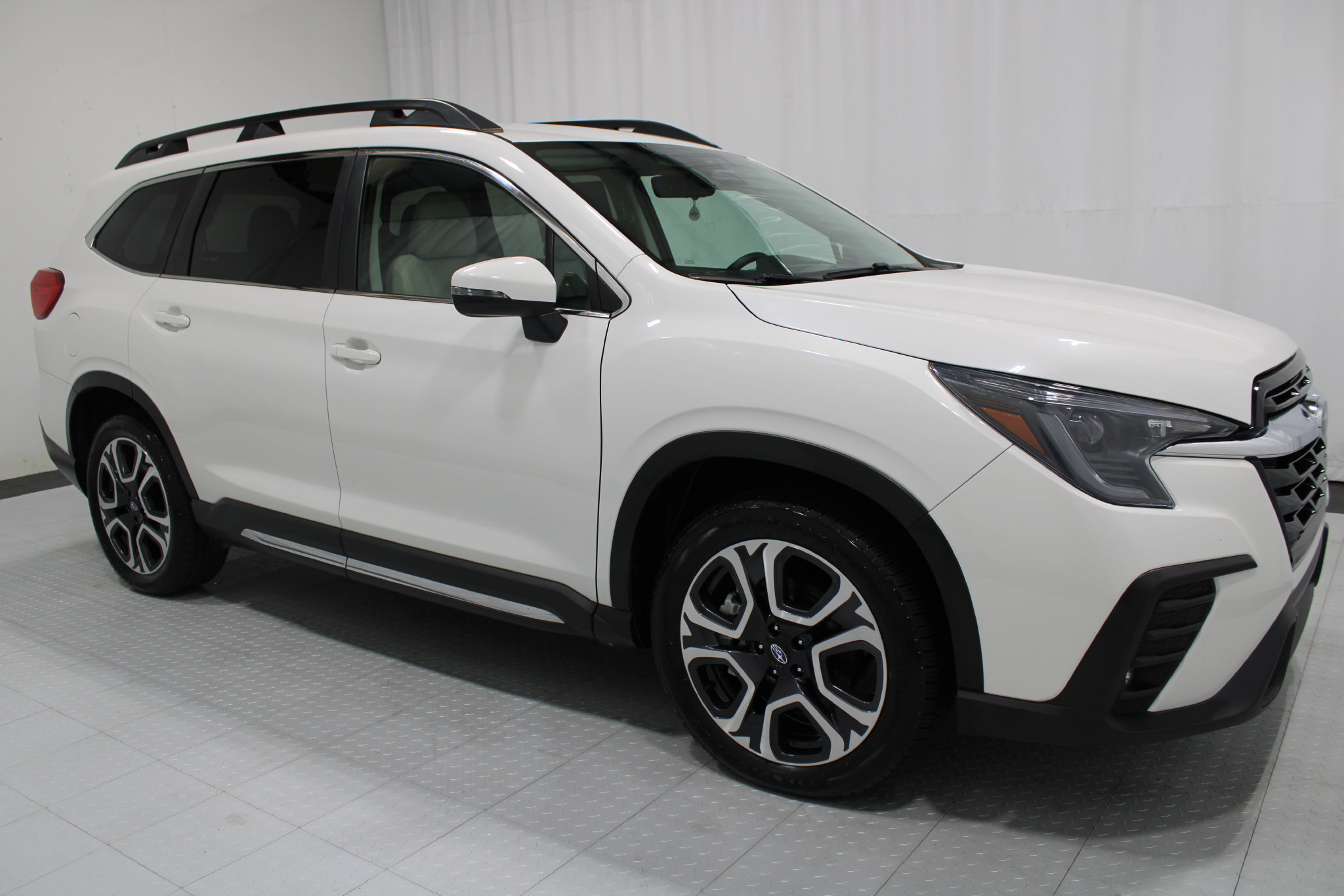 Used 2023 Subaru Ascent Limited AWD/4WD image 4