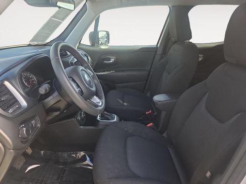 Used 2023 Jeep Renegade Latitude AWD/4WD image 9