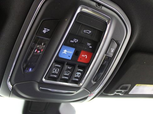 Used 2023 Jeep Grand Cherokee Trailhawk w/ Advanced Protech Group II image 24