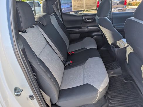 Used 2023 Toyota Tacoma TRD Off-Road image 5