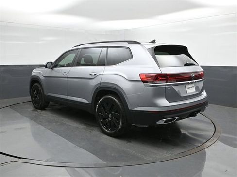 New 2026 Volkswagen Atlas SE image 5