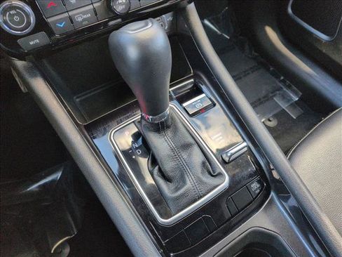 Used 2025 Jeep Compass Latitude image 12