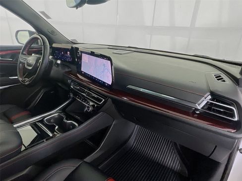 Used 2025 Chevrolet Traverse RS w/ LPO, Floor Liner Package AWD/4WD image 34