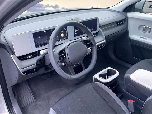 Certified 2024 Hyundai Ioniq 5 SE image 16