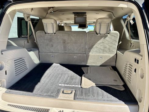 Used 2015 Cadillac Escalade ESV Premium image 11