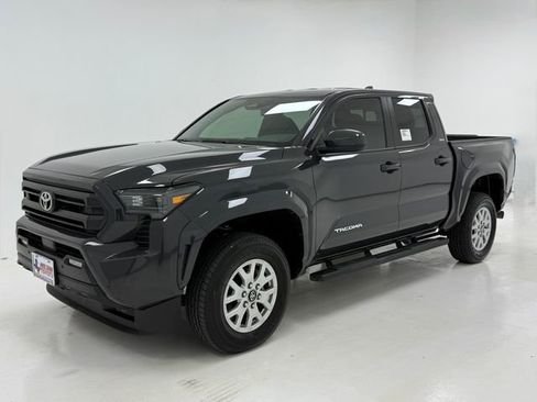 Used 2025 Toyota Tacoma SR5 w/ SR5 Upgrade Package image 5