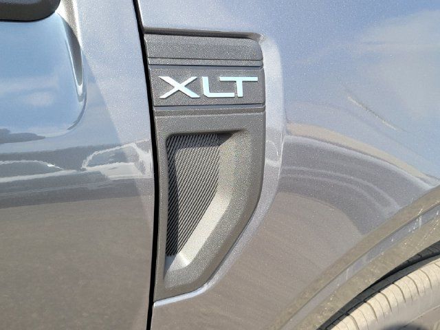 New 2026 Ford Maverick XLT w/ XLT Luxury Package FWD image 7
