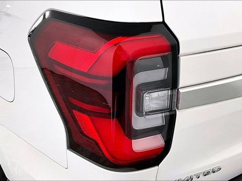 Used 2022 Ford Expedition Max Limited image 29