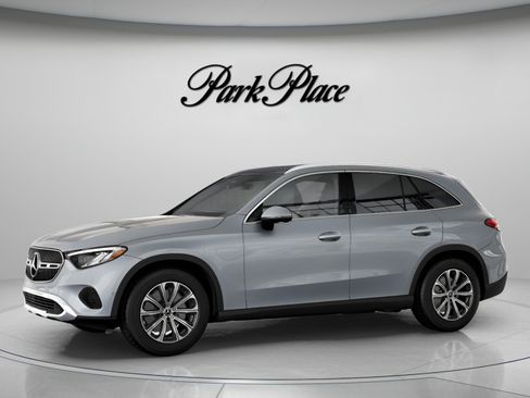 Used 2026 Mercedes-Benz GLC 300 4MATIC image 3
