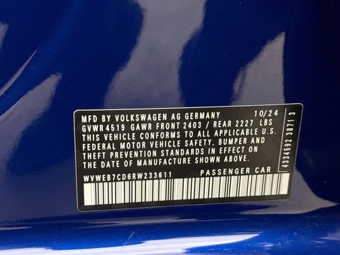 Used 2024 Volkswagen Golf R image 11