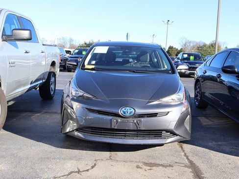 Used 2017 Toyota Prius Four Touring image 4