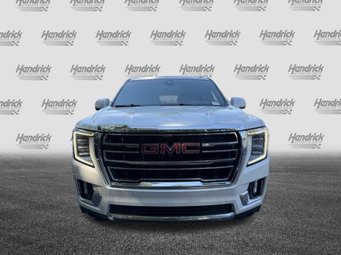 Used 2022 GMC Yukon SLT w/ SLT Premium Package AWD/4WD image 3