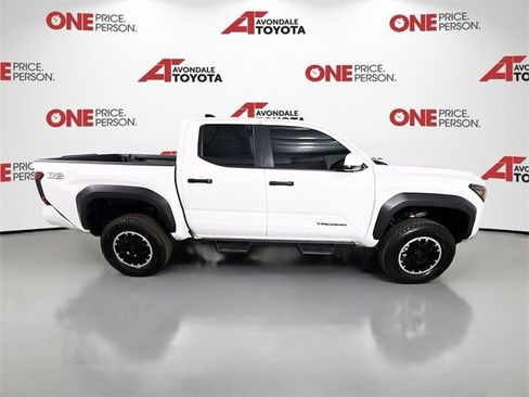 Certified 2025 Toyota Tacoma TRD Off-Road image 8