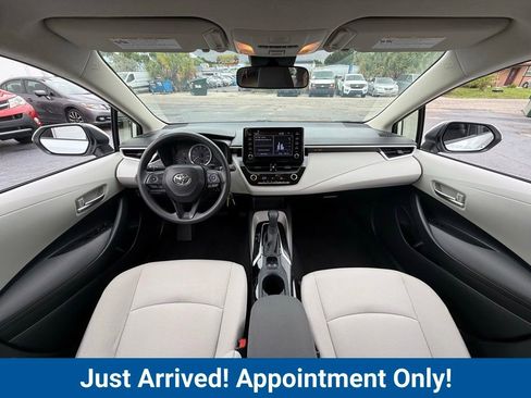 Used 2020 Toyota Corolla LE FWD image 7