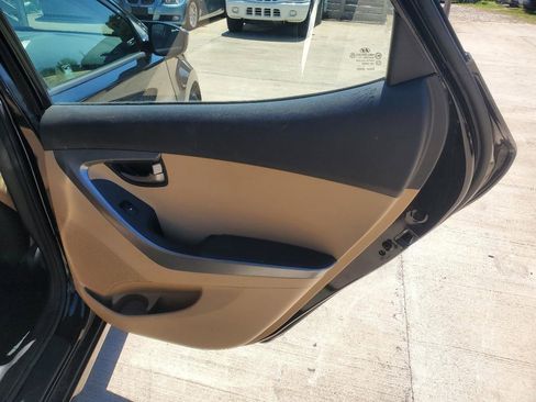 Used 2013 Hyundai Elantra GLS FWD image 8