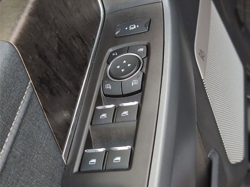 Used 2024 Ford F250 Lariat w/ Sport Appearance Package image 12