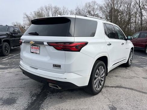 Used 2022 Chevrolet Traverse Premier FWD image 3