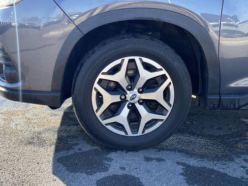 Used 2024 Subaru Forester Premium image 33
