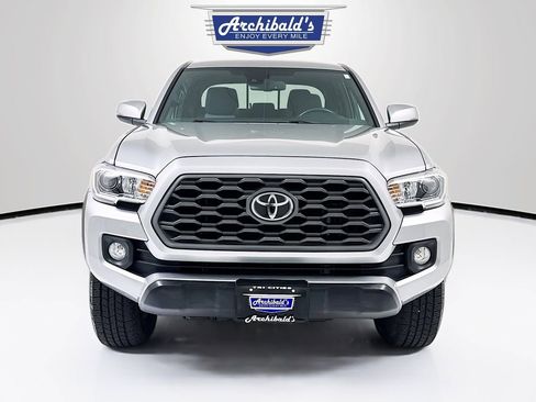 Used 2022 Toyota Tacoma TRD Off-Road w/ Technology Package image 2