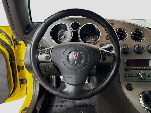 Used 2007 Pontiac Solstice GXP w/ Premium Package image 13