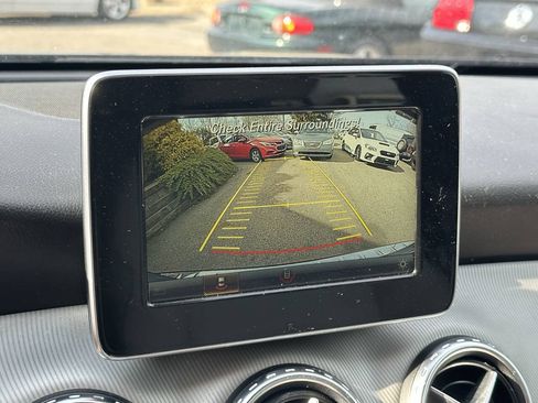 Used 2017 Mercedes-Benz GLA 250 4MATIC image 16