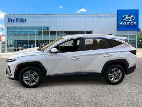 Used 2025 Hyundai Tucson SE AWD/4WD image 8