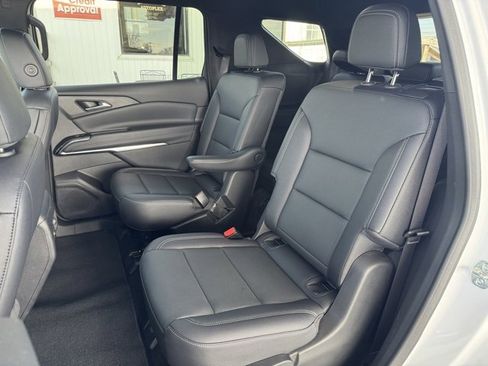 Used 2025 Chevrolet Traverse LT image 20
