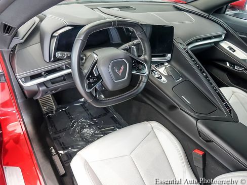 Used 2021 Chevrolet Corvette Stingray Coupe w/ Z51 Performance Package RWD image 13