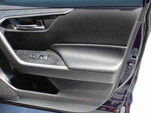 Certified 2020 Toyota RAV4 XLE Premium AWD/4WD image 28