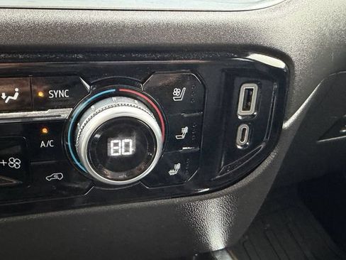Used 2022 GMC Sierra 1500 SLT AWD/4WD image 21