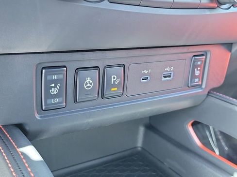 Used 2025 Nissan Frontier PRO-4X w/ Pro Convenience Package image 28