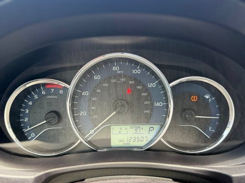 Used 2014 Toyota Corolla LE FWD image 30