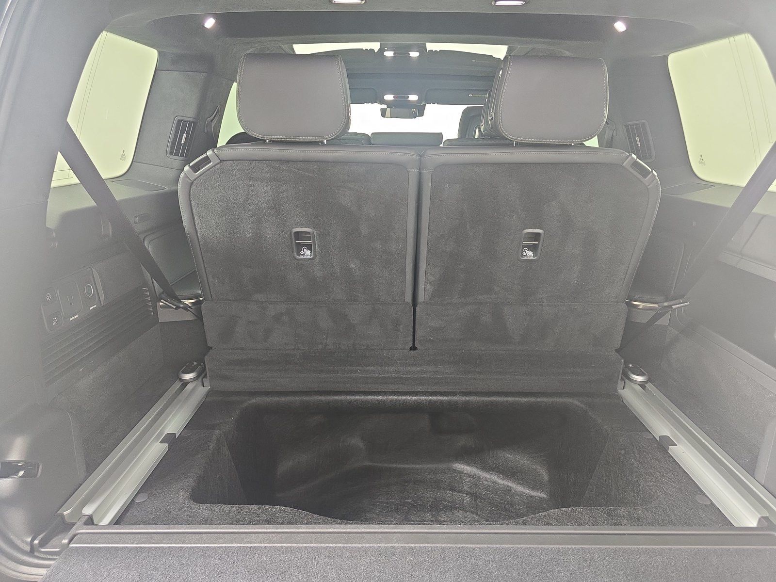 Used 2025 Rivian R1S Adventure Dual AWD/4WD image 26