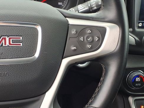 Used 2023 GMC Terrain SLT image 19