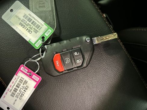 Used 2021 Jeep Wrangler Unlimited Rubicon w/ Xtreme Recon 35" Tire Package image 22