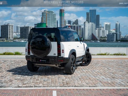 Used 2022 Land Rover Defender 90 X-Dynamic HSE AWD/4WD image 4