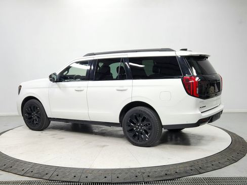 Used 2025 Ford Expedition Platinum w/ Stealth Appearance Package image 5