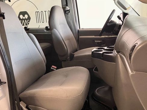 Used 2006 Ford E-350 and Econoline 350 XLT image 17