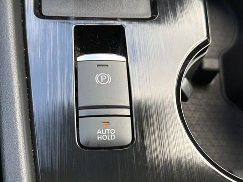 Certified 2025 Nissan Rogue SV image 11