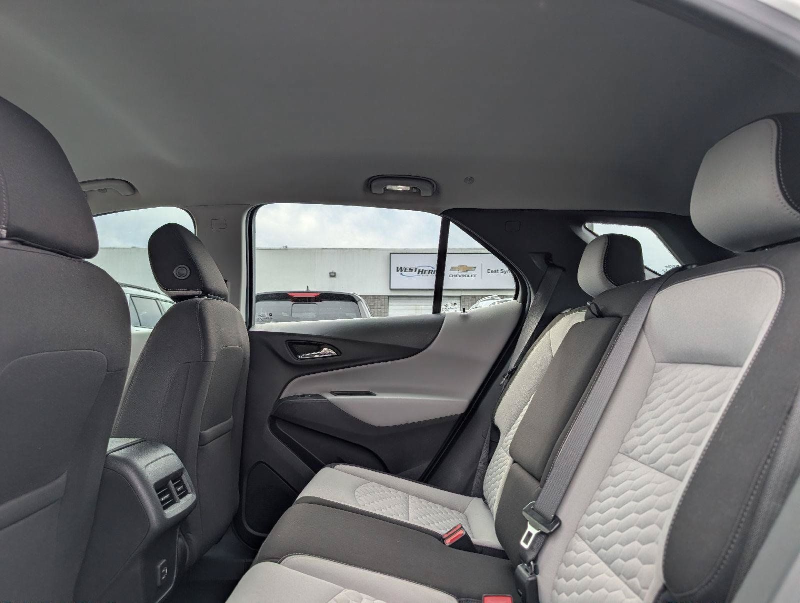 Used 2021 Chevrolet Equinox LS AWD/4WD image 10