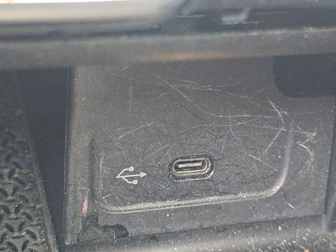 Used 2022 Mercedes-Benz C 300 4MATIC Sedan image 30