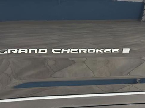 Used 2024 Jeep Grand Cherokee L Limited w/ Luxury Tech Group II AWD/4WD image 43