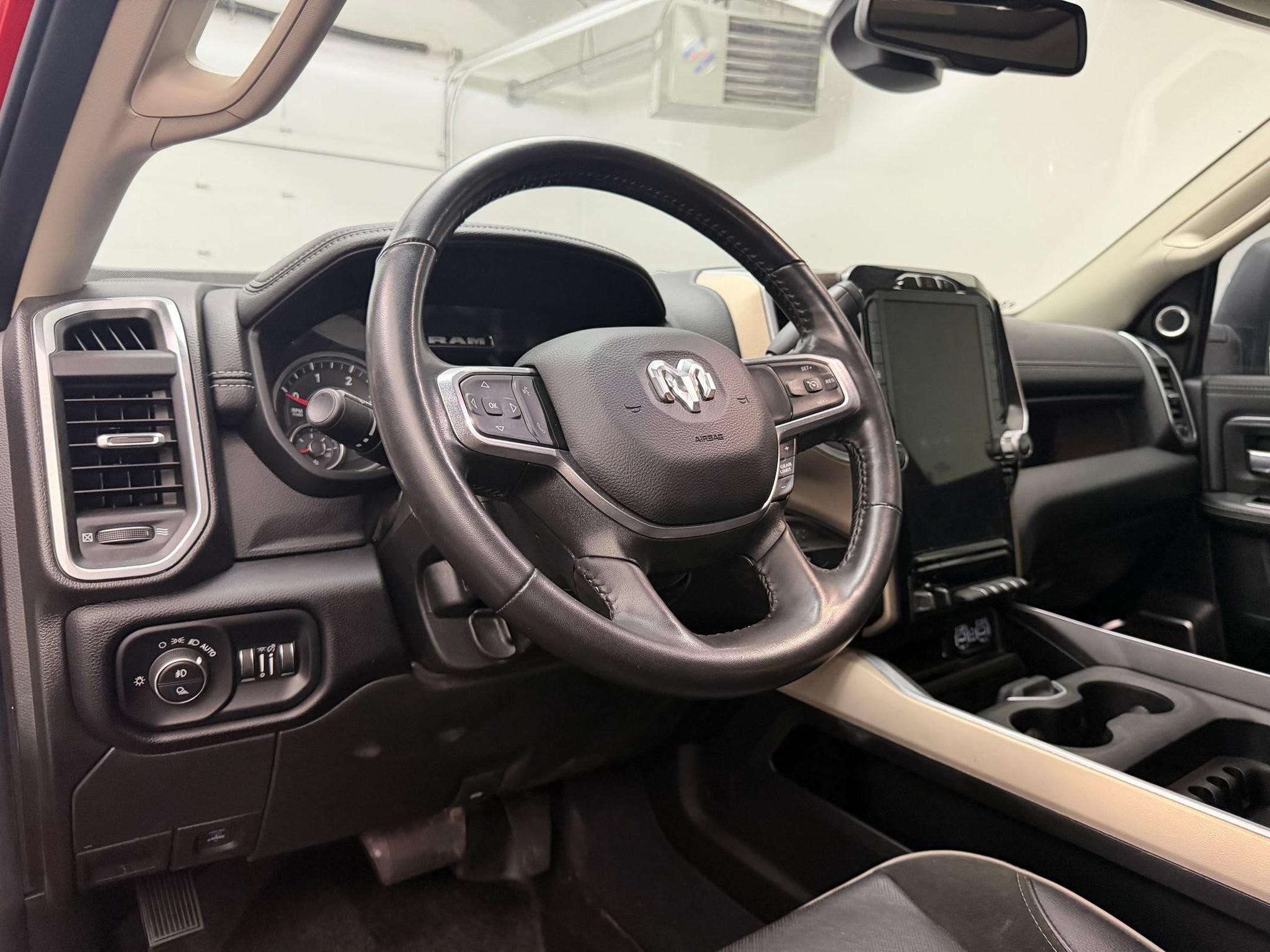 Used 2024 RAM 3500 Laramie AWD/4WD image 4