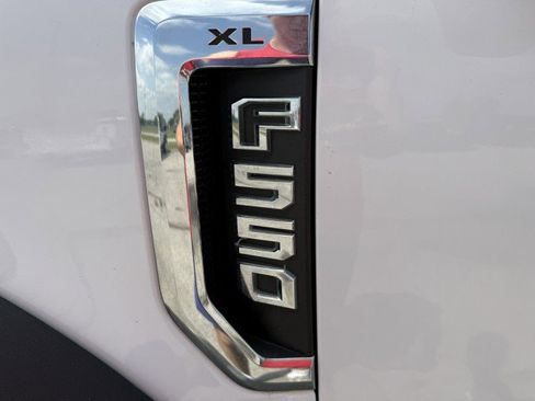 Used 2018 Ford F550 4x4 Regular Cab Super Duty image 15