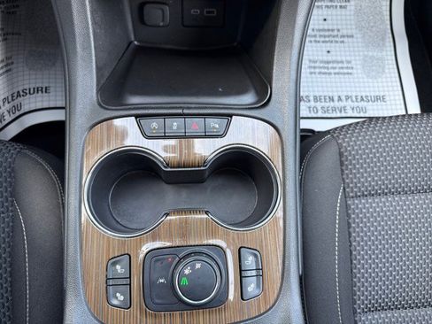 Used 2023 GMC Acadia SLE w/ Driver Convenience Package FWD image 21