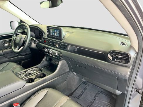 Used 2025 Honda Pilot EX-L image 29