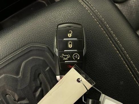 Used 2019 RAM 1500 Laramie AWD/4WD image 27