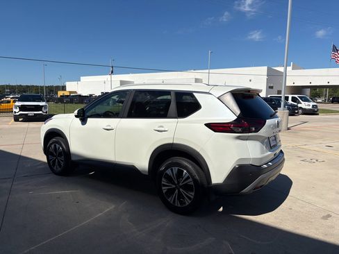 Used 2023 Nissan Rogue SV w/ SV Premium B Package FWD image 6